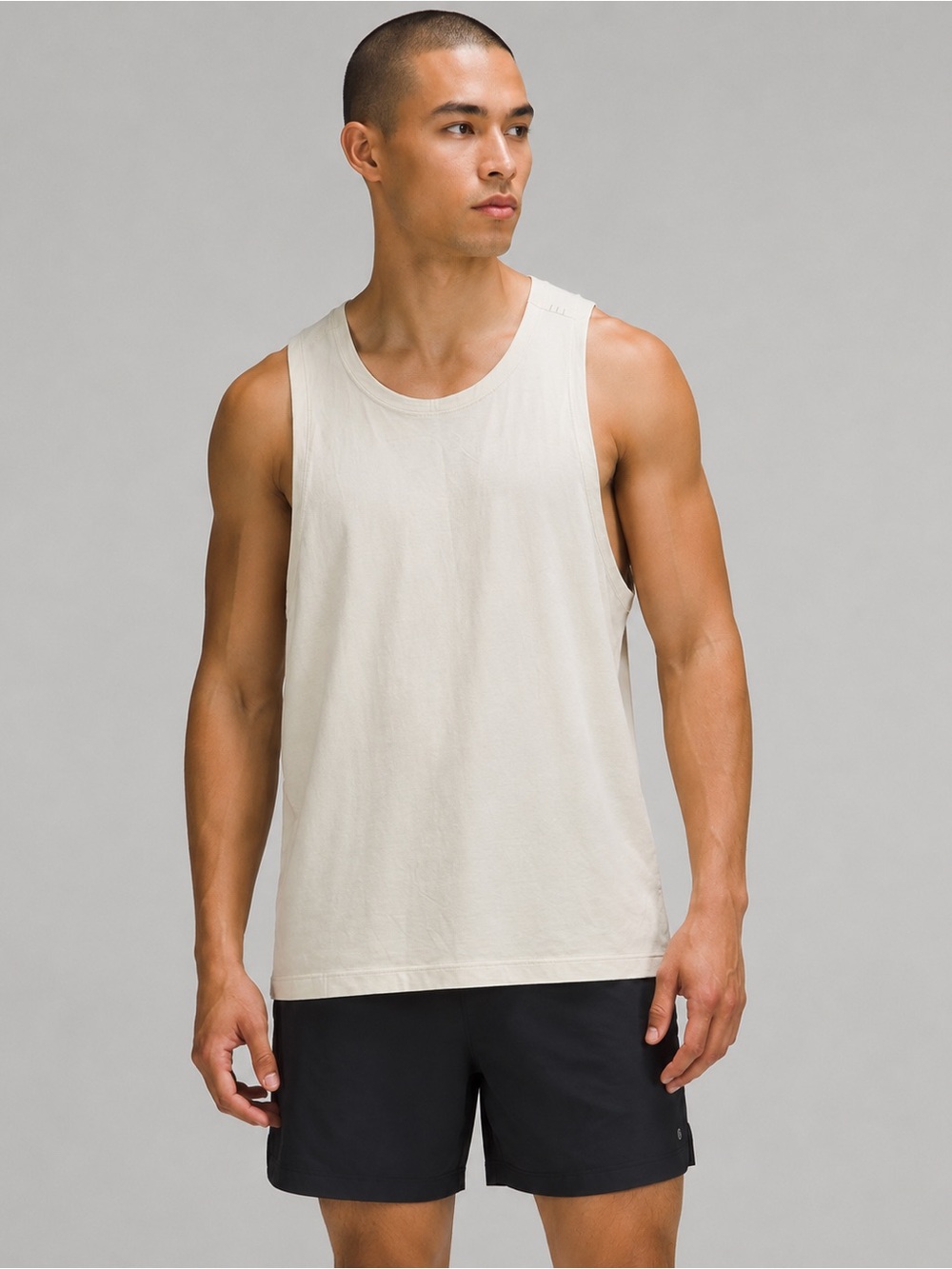Lululemon Mens Tank in an off-white Cream tone size medium